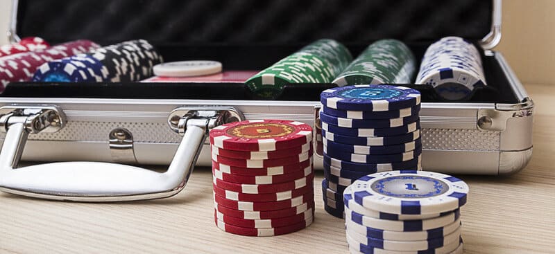 Sử dụng phỉnh trong Poker mang đến nhiều ưu điểm